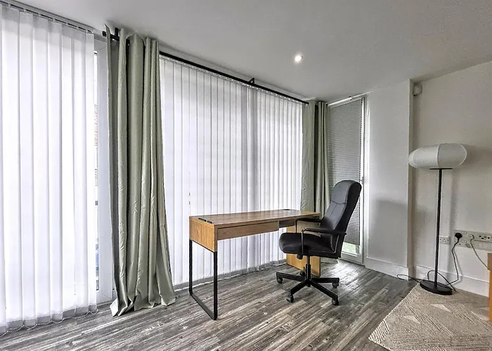 City Waterside, Old Street, Angel, Entire Private Apartment
